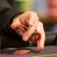 Bluff trong poker chiến thuật hữu hiệu cho nhiều người áp dụng