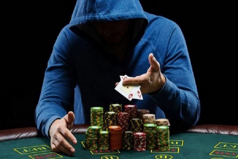 Bluff trong poker khi áp dụng cần phải giữ cho mình tâm lý thoải mái